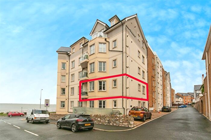 2 Bedroom Flat For Sale In West Promenade, Rhos On Sea, Colwyn Bay, Conwy, LL28