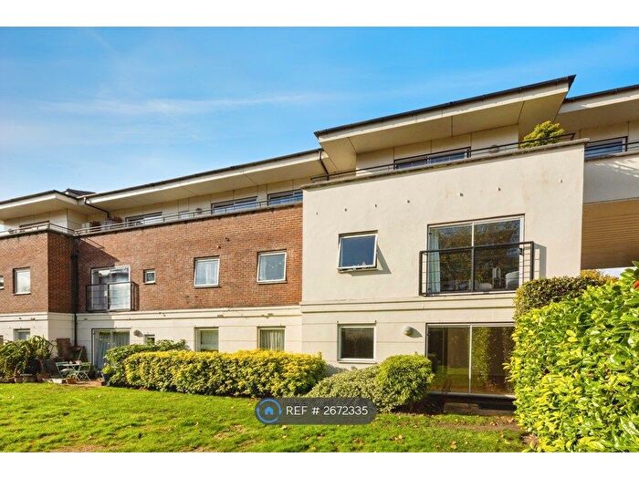 2 Bedroom Flat To Rent In Mill Pond Close, London, SW8