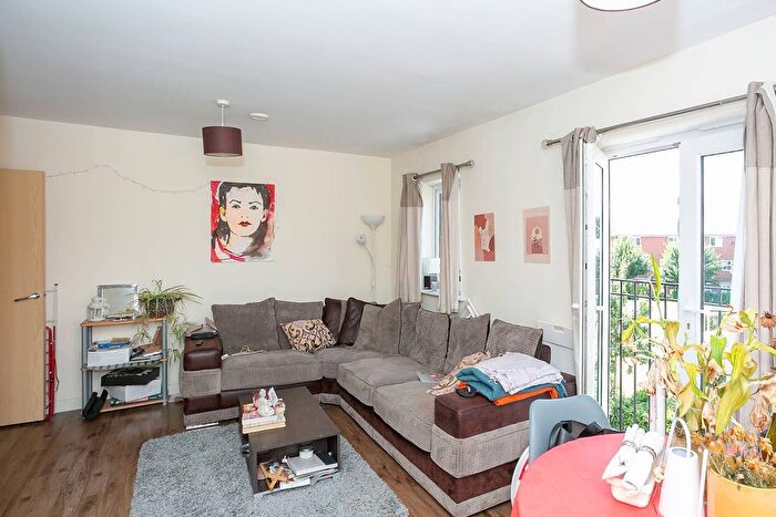 2 Bedroom Flat To Rent In Dodd Road, Watford, WD24