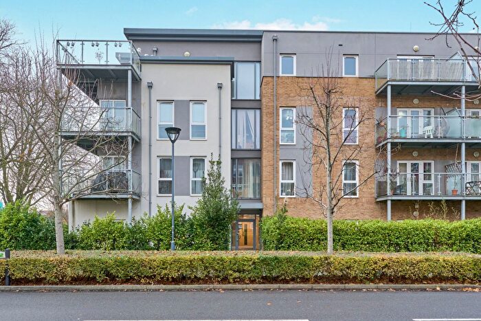 2 Bedroom Flat For Sale In Wintergreen Boulevard, West Drayton, UB7