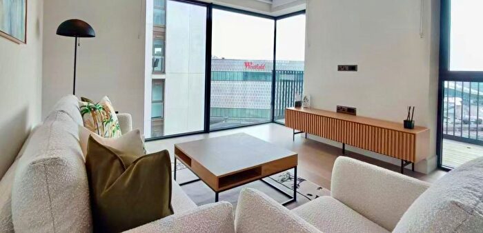 1 Bedroom Flat To Rent In Fountain Park Way, London, W12