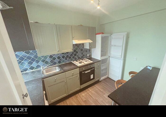 3 Bedroom Flat To Rent In Cambridge Parade, Great Cambridge Road, Enfield, EN1