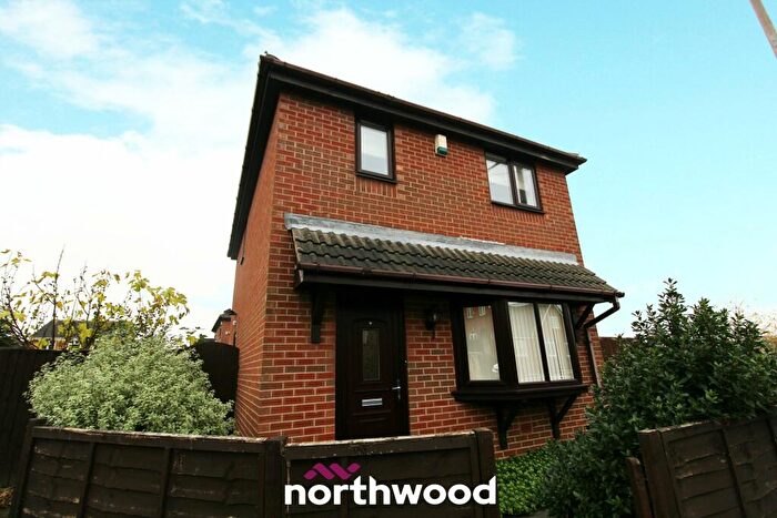 3 Bedroom Detached House To Rent In Farm Grange, Balby, Doncaster, DN4