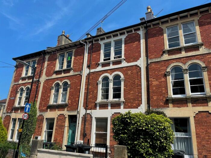6 Bedroom Terraced House To Rent In Sunningdale, Bristol, BS8