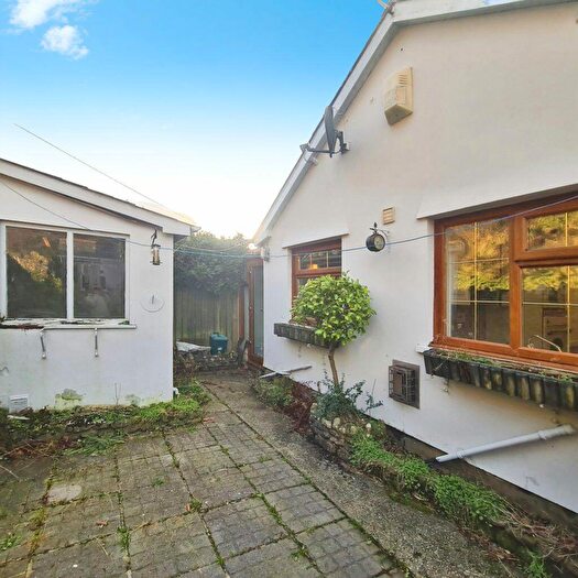 2 Bedroom Bungalow To Rent In Gelli Houses, Port Talbot, SA13