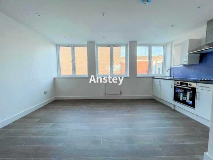1 Bedroom Flat To Rent In High Street, Southampton, SO14