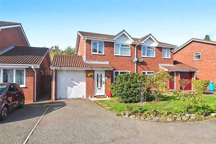 3 Bedroom Semi-Detached House For Sale In , Berneshaw Close, Corby, NN18
