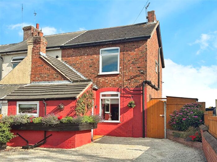 3 Bedroom Terraced House For Sale In South Street, Highfields, Doncaster, South Yorkshire, DN6