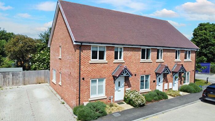 3 Bedroom Semi-Detached House To Rent In Stables End, Barming, ME16