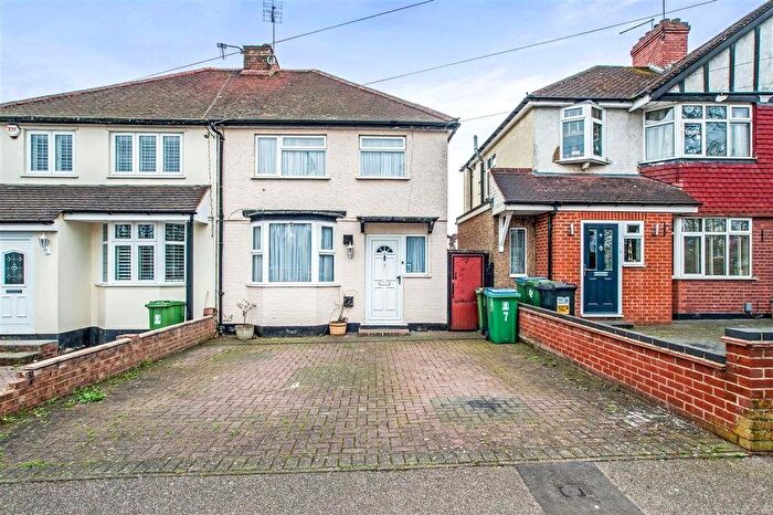 3 Bedroom Semi-Detached House To Rent In North Approach, Watford, Hertfordshire, WD25