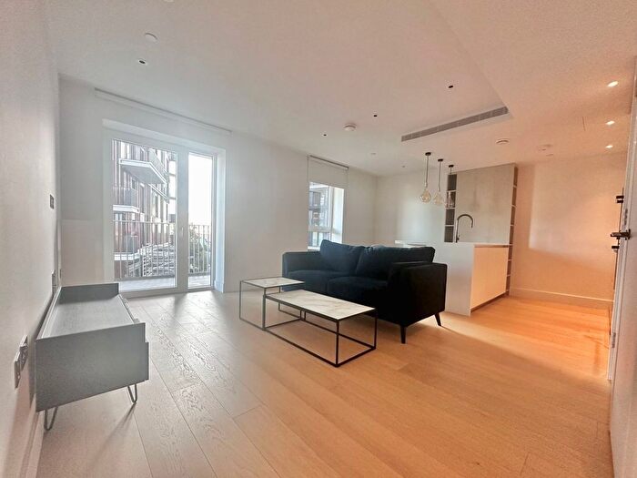 1 Bedroom Flat To Rent In Cascade Way, London, W12