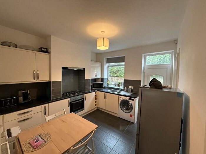 2 Bedroom House To Rent In Springvale Road, Great Houghton, S72