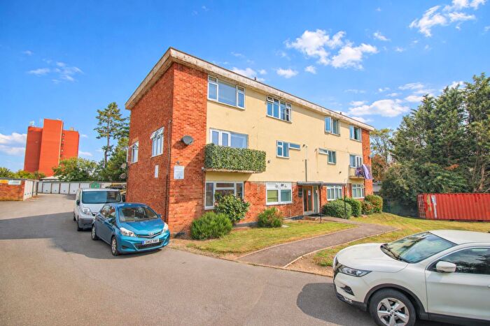 2 Bedroom Maisonette For Sale In Amberry Court, Harlow, CM20