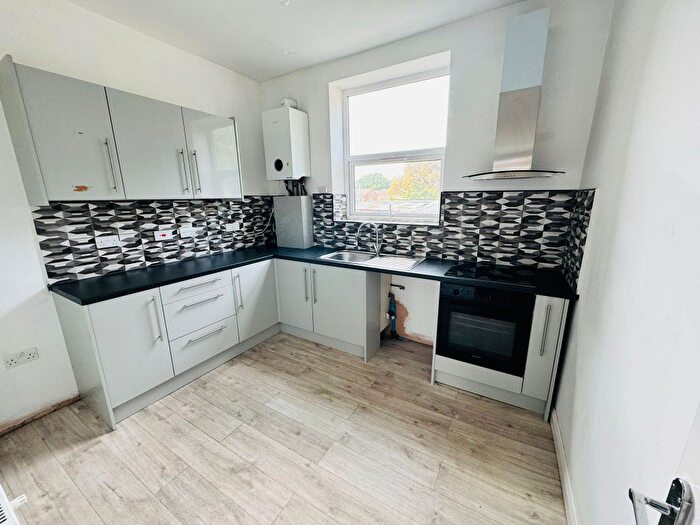 Studio To Rent In Croydon Road, London, SE20