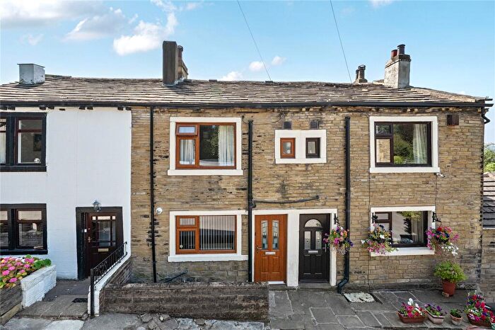 2 Bedroom Terraced House For Sale In Smalewell Road, Pudsey, West Yorkshire, LS28