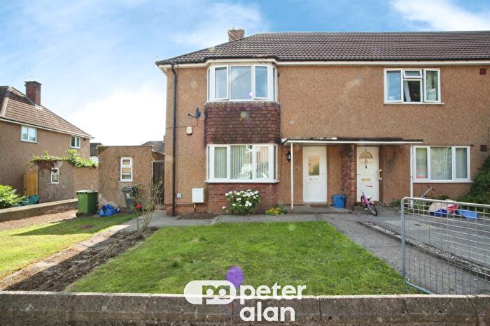 2 Bedroom Maisonette For Sale In Watton Close, Llanishen, Cardiff, CF14