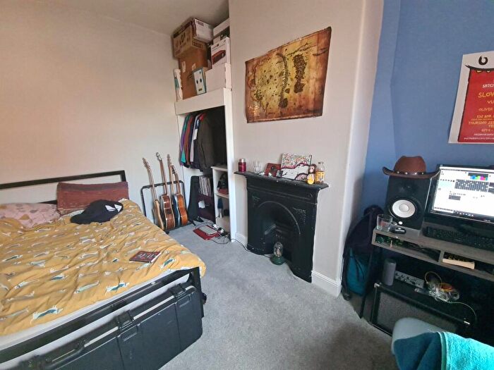 4 Bedroom House To Rent In Bennett Road, Leeds, LS6