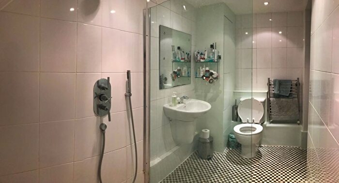 1 Bedroom Flat To Rent In West Hill, London, SW18