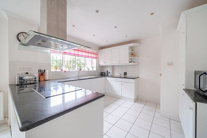 6 Bedroom Detached House To Rent In Park Avenue, Camberley, GU15