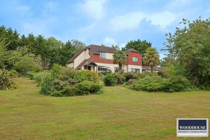 5 Bedroom Detached House For Sale In Silver Street, Goffs Oak, EN7