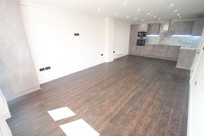 2 Bedroom Apartment To Rent In Rothesay Road, Luton, LU1