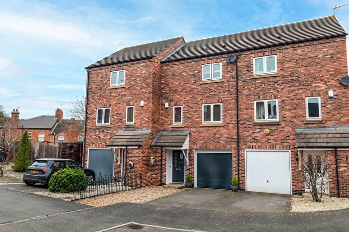 3 Bedroom Town House For Sale In Whitehead Close, Sileby, LE12