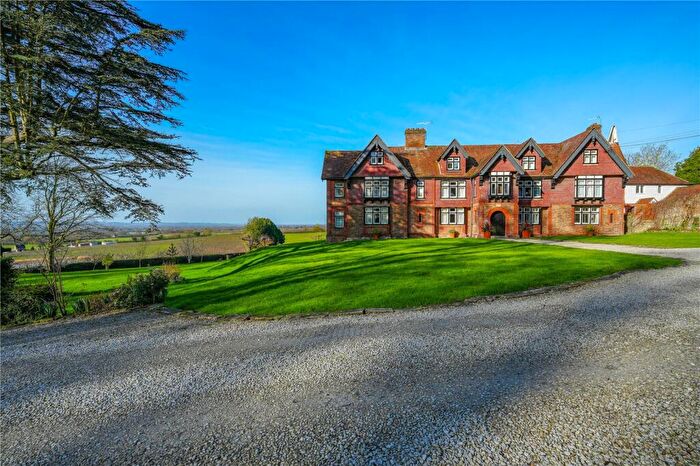 2 Bedroom Flat To Rent In Linton Hill, Linton, Maidstone, ME17