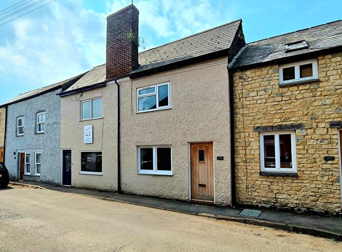 2 Bedroom Cottage To Rent In Spartan Cottage, Halls Lane, NN13
