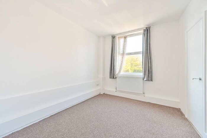 1 Bedroom Flat To Rent In Neasden Lane North, Neasden, London, NW10