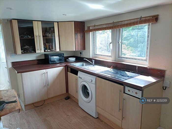 2 Bedroom Flat To Rent In Redland, Bristol, BS6