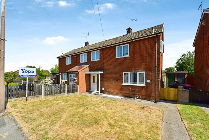 3 Bedroom Semi-Detached House For Sale In St. Edmunds Avenue, Rotherham, S66
