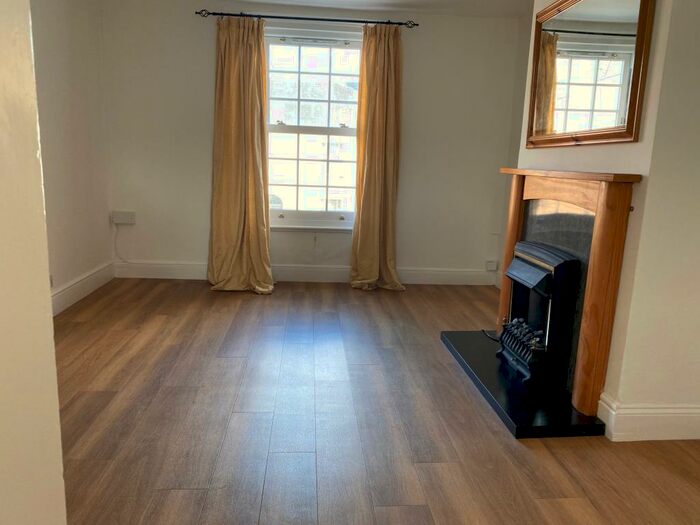1 Bedroom Apartment To Rent In New High Street, Headington, OX3