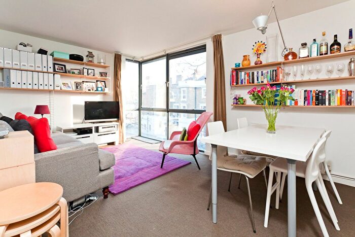 2 Bedroom Flat To Rent In Bartok House, Notting Hill, W11