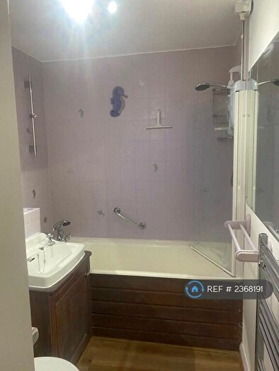 4 Bedroom Terraced House To Rent In Weekes Drive, Slough, SL1