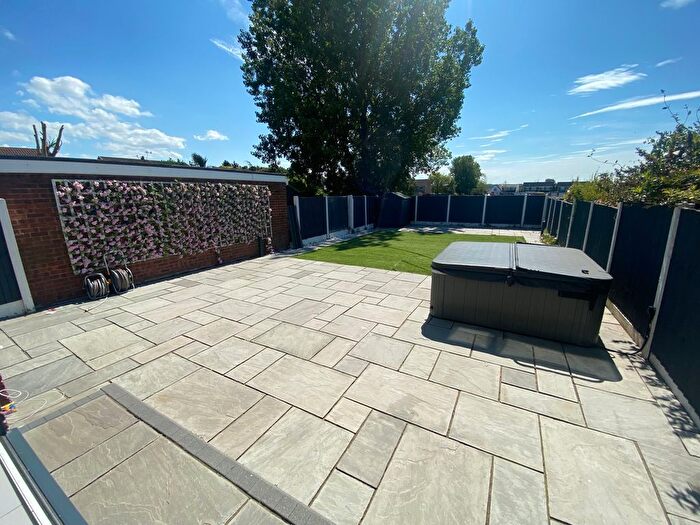 3 Bedroom Property To Rent In Overton Way, Prenton, CH43