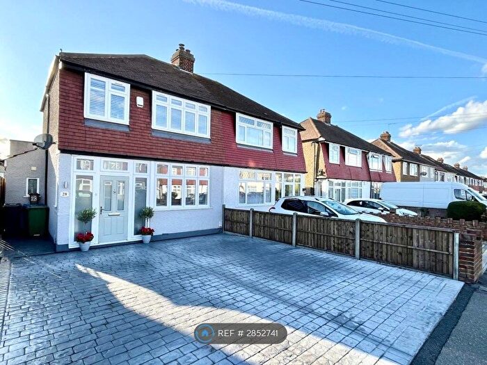 3 Bedroom Semi Detached House To Rent In Beechcroft Road, Chessington, KT9