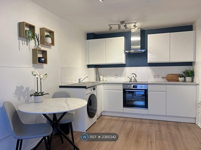 1 Bedroom Flat To Rent In Heathfield Drive, Mitcham, CR4