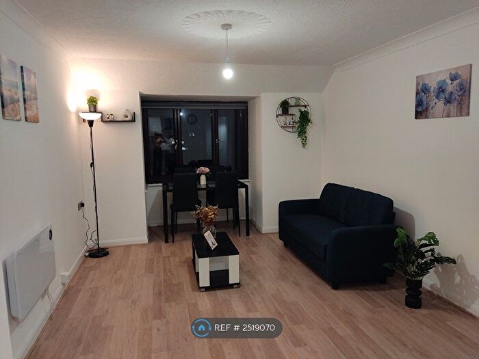 1 Bedroom Flat To Rent In Cleveland Road, Bournemouth, BH1