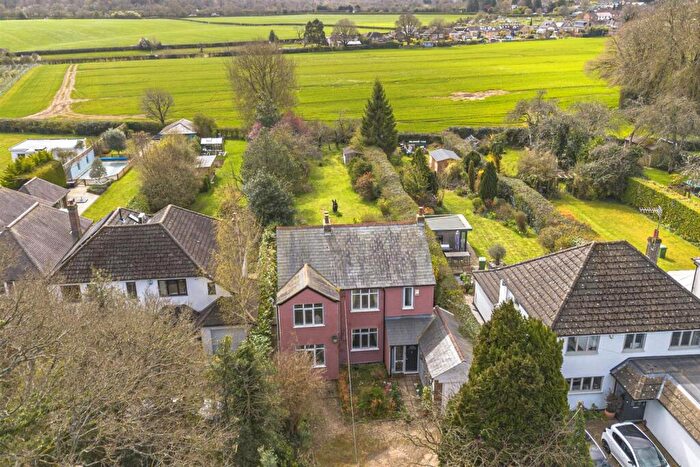 4 Bedroom Detached House For Sale In Sheepcote Dell Road, Holmer Green, HP15