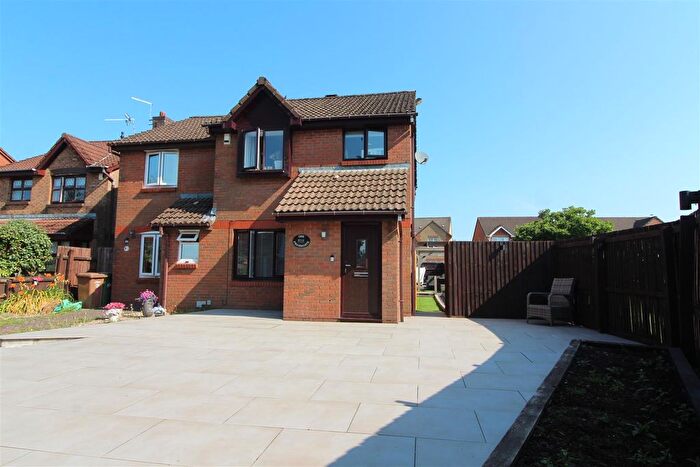 3 Bedroom Semi Detached House For Sale In Priorsgate, Oakdale, Blackwood, NP12