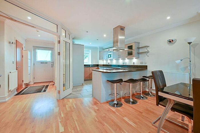 5 Bedroom Terraced House For Sale In Tallow Road, Brentford, TW8