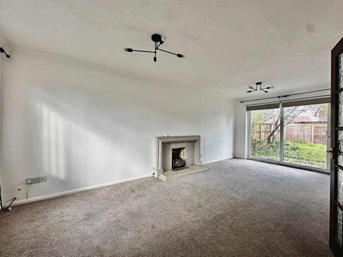 5 Bedroom Detached House To Rent In Primrose Lane, Croydon, CR0