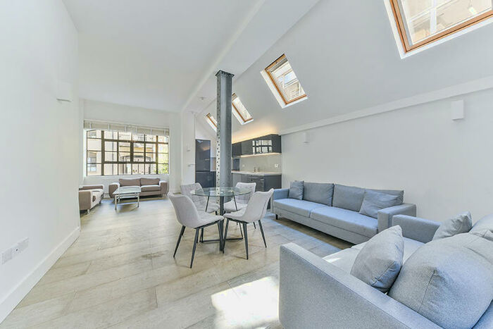 3 Bedroom Apartment To Rent In Clerkenwell London, EC1V
