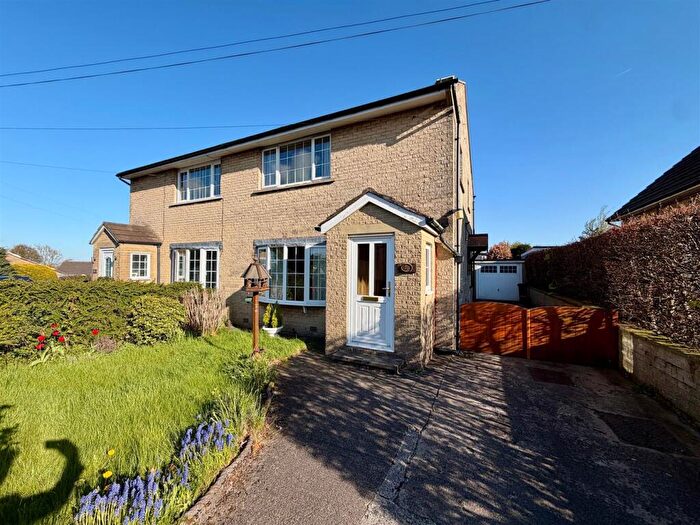 3 Bedroom Semi Detached House For Sale In Withinfields, Halifax, HX3