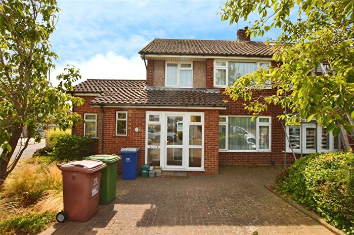 3 Bedroom Semi-Detached House For Sale In Warburtons, Stanford-Le-Hope, Essex, SS17