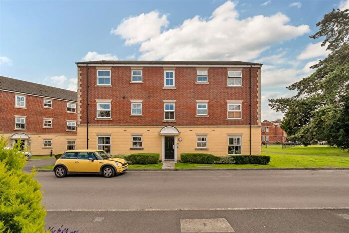2 Bedroom Flat To Rent In Franklyn Road, Roundway, Devizes, SN10