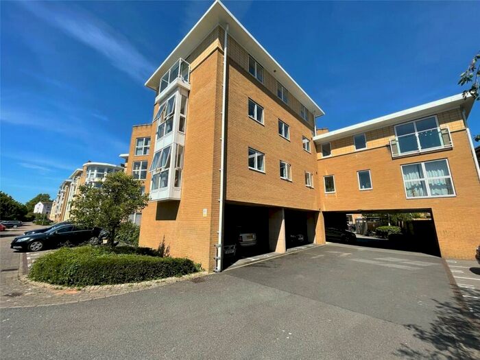 2 Bedroom Apartment To Rent In Richmond Court, Exeter, EX4