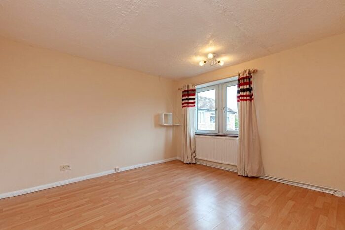 3 Bedroom Semi-Detached House To Rent In Crossland Drive, Abingdon, OX14