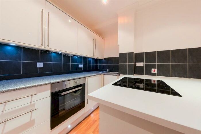 2 Bedroom Flat To Rent In James Street, Perth, Perthshire, PH2