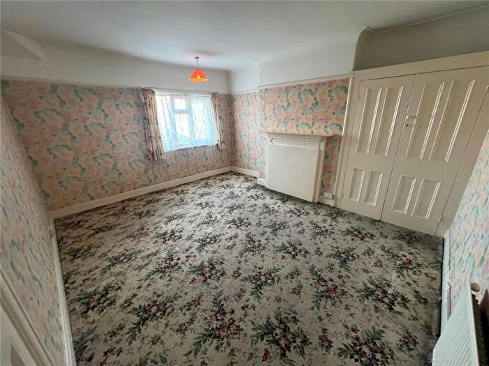 3 Bedroom Flat For Sale In Brompton Avenue, Rhos On Sea, Colwyn Bay, Conwy, LL28